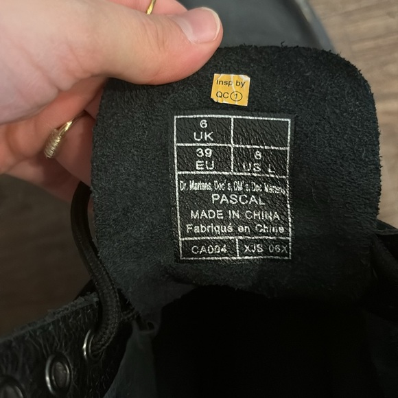 Black doc martens - Picture 4 of 6